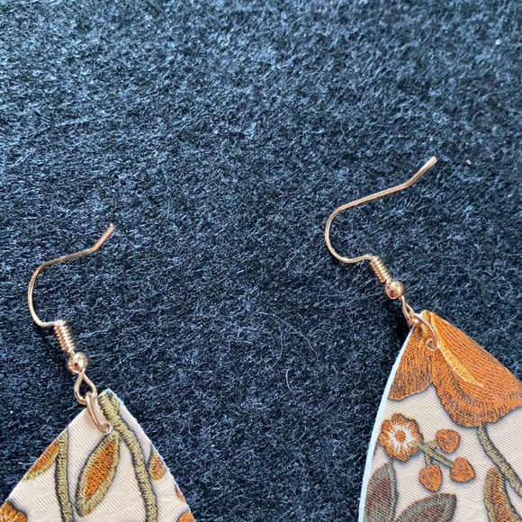 Double sided soft earrings - Picture 9 of 10